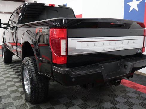 Used 2022 Ford F250 Platinum w/ FX4 Off-Road Package AWD/4WD image 11