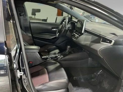 Used 2025 Toyota Corolla XSE FWD image 3