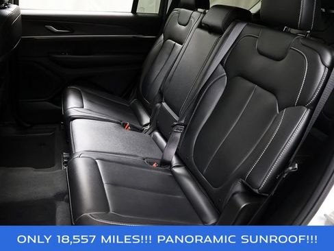 Used 2023 Jeep Grand Cherokee L Limited AWD/4WD image 12
