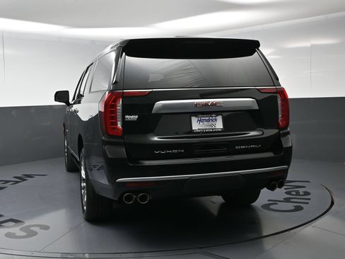 Used 2021 GMC Yukon XL Denali w/ Denali Premium Package AWD/4WD image 8