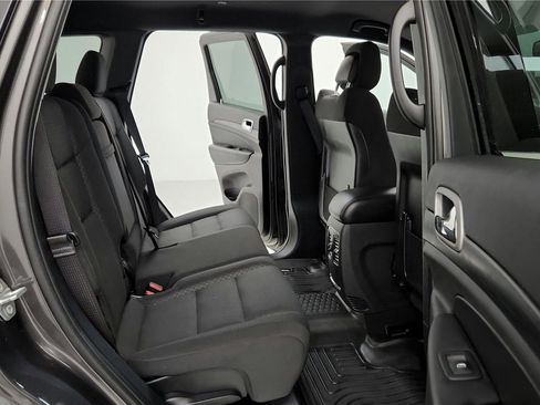 Used 2020 Jeep Grand Cherokee Laredo image 18