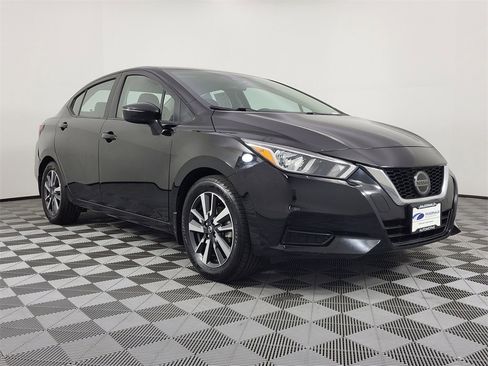 Used 2021 Nissan Versa SV image 6