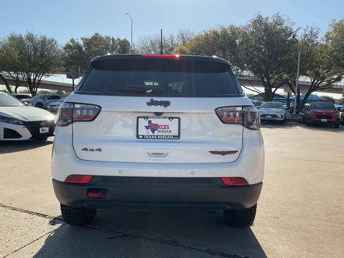 Used 2025 Jeep Compass Trailhawk image 7