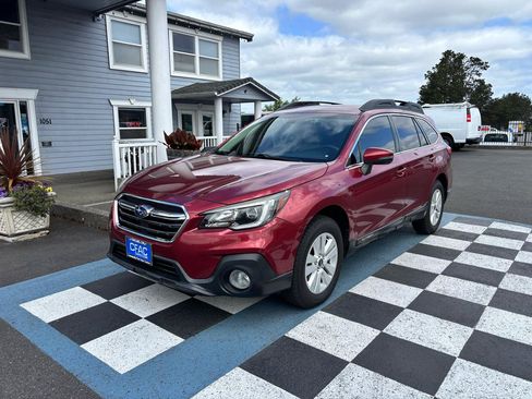 Used 2019 Subaru Outback 2.5i Premium AWD/4WD image 2