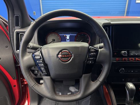 Used 2025 Nissan Frontier PRO-4X w/ Tow Package image 14