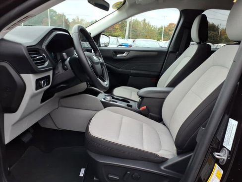 Used 2025 Ford Escape Active w/ Active Premium Tech Pack image 11