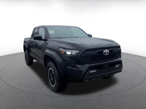 Used 2025 Toyota Tacoma TRD Off-Road image 3