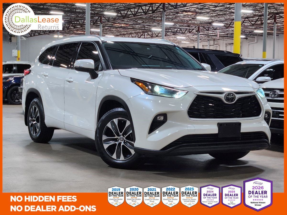 Used 2021 Toyota Highlander XLE AWD/4WD image 1