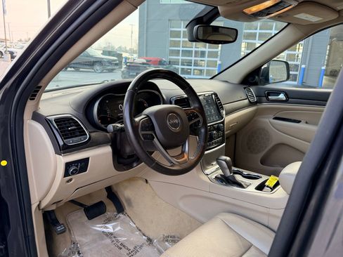 Used 2021 Jeep Grand Cherokee Overland RWD image 13