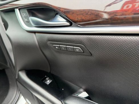 Used 2014 Cadillac XTS Luxury image 26