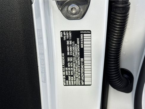 Used 2025 Porsche Cayenne image 33