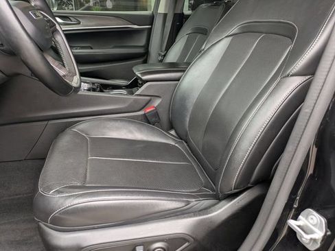 Used 2022 Jeep Grand Cherokee L Limited w/ Luxury Tech Group II AWD/4WD image 22
