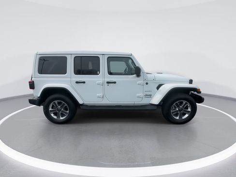 Used 2020 Jeep Wrangler Unlimited Sahara image 9