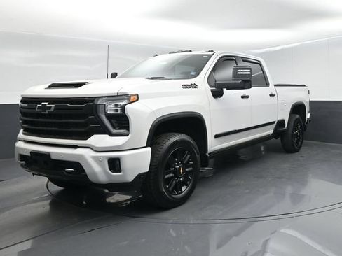Used 2024 Chevrolet Silverado 3500 High Country w/ High Country Premium Package AWD/4WD image 9