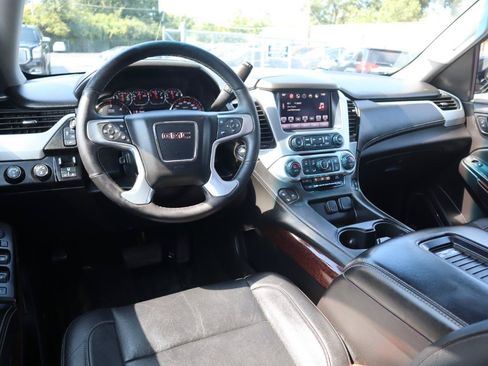 Used 2016 GMC Yukon XL SLT w/ Open Road Package AWD/4WD image 19