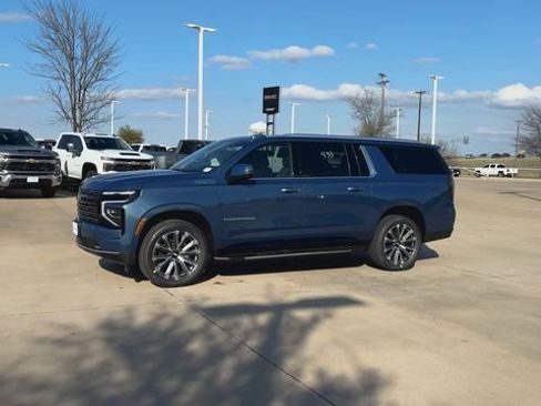New 2026 Chevrolet Suburban High Country RWD image 5