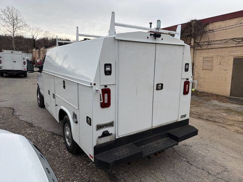 Used 2021 Ford E-350 and Econoline 350 Super Duty w/ Power Windows & Locks Group image 10