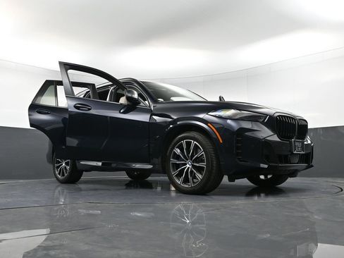 Used 2024 BMW X5 xDrive40i w/ M Sport Package image 42