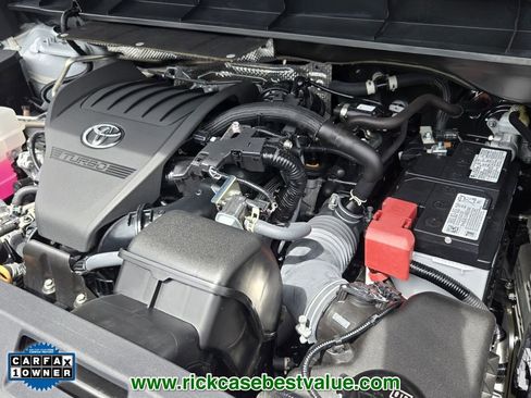 Used 2024 Toyota Highlander XLE image 22