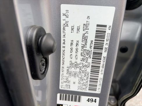 Used 2018 Toyota Tacoma SR5 RWD image 25
