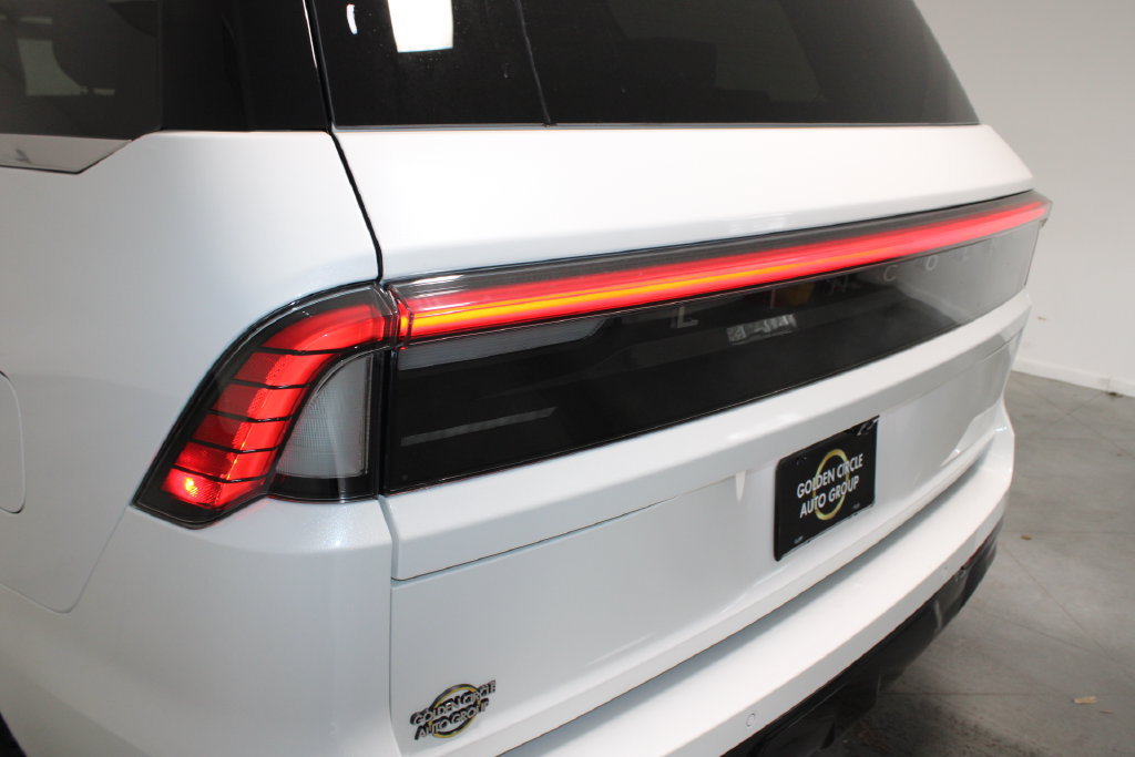 New 2026 Lincoln Navigator Reserve AWD/4WD image 60
