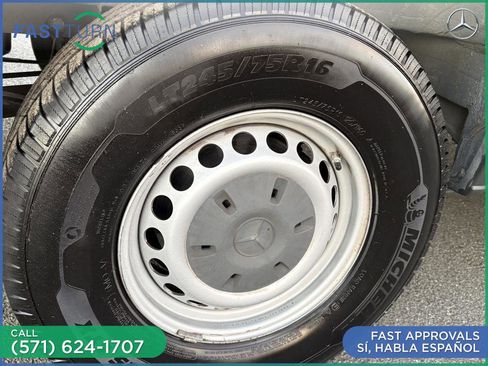 Used 2018 Mercedes-Benz Sprinter 2500 image 13