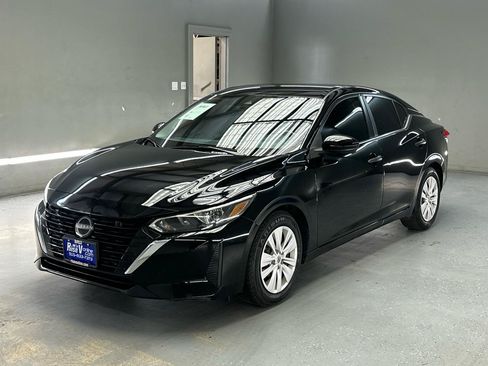 Used 2025 Nissan Sentra S FWD image 3
