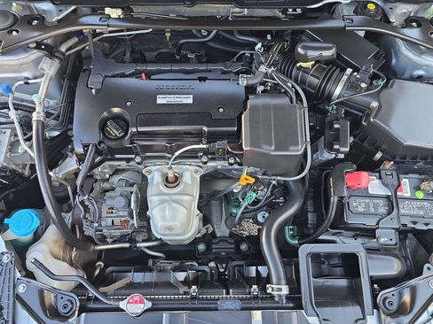 Used 2017 Honda Accord EX-L image 9