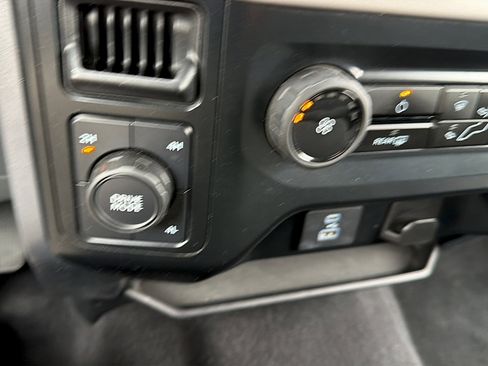 Used 2023 Ford F150 XLT AWD/4WD image 5