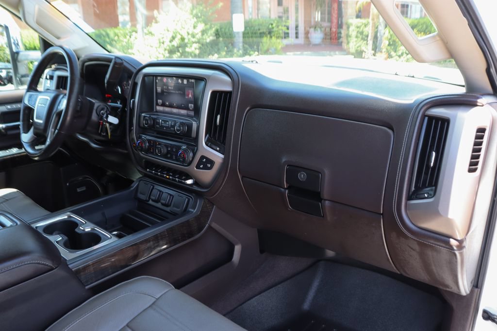 Used 2015 GMC Sierra 2500 Denali w/ Duramax Plus Package AWD/4WD image 40