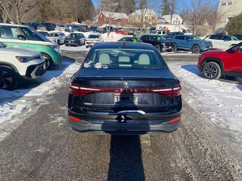Used 2025 Volkswagen Jetta S image 5