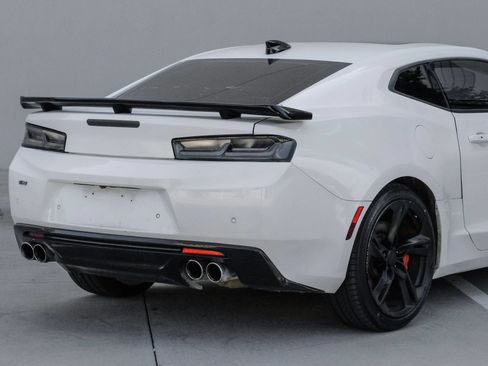 Used 2018 Chevrolet Camaro SS w/ Redline Edition RWD image 13