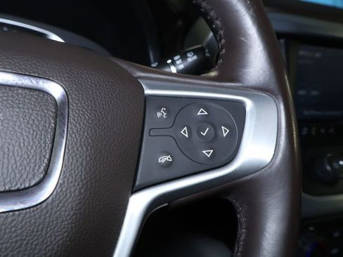 Used 2021 GMC Acadia SLT w/ LPO, Floor Liner Package image 22