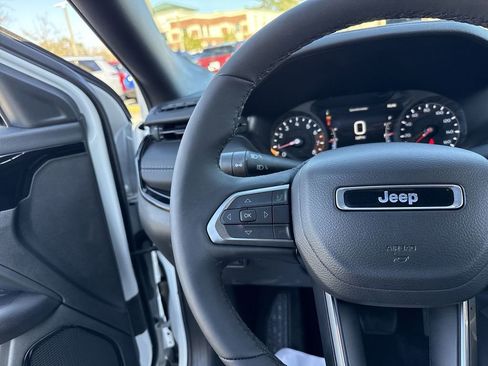 New 2025 Jeep Compass Latitude w/ Convenience Group image 10