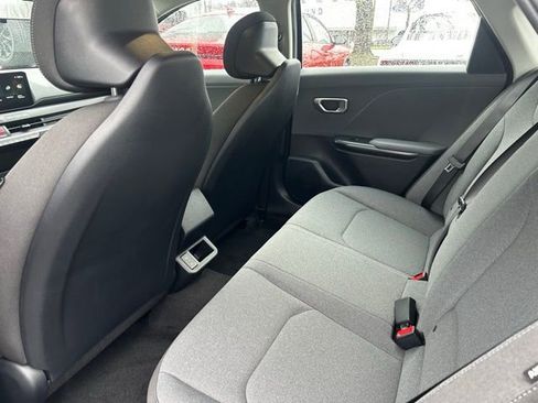 New 2025 Kia K4 LXS image 14