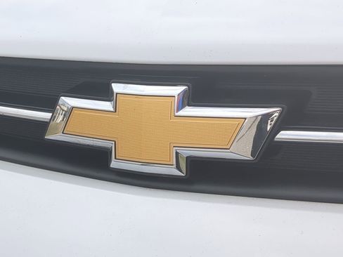 Used 2022 Chevrolet Trax LS w/ Tint and Cruise Package image 32