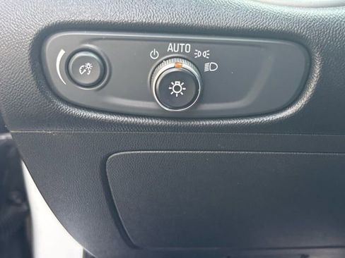 Used 2018 Chevrolet Malibu LS image 20