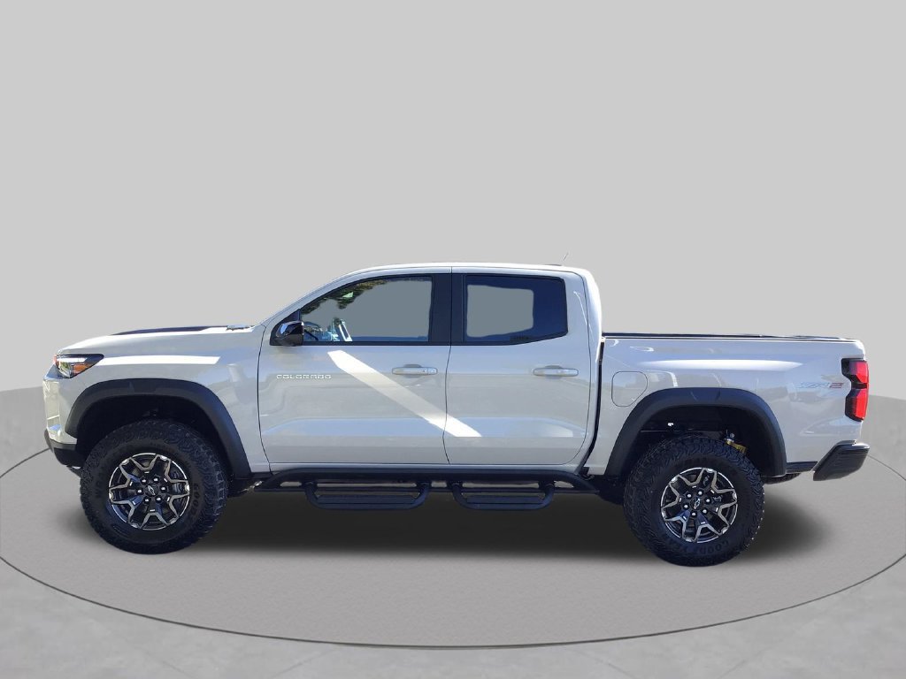 New 2026 Chevrolet Colorado ZR2 w/ Technology Package AWD/4WD image 13