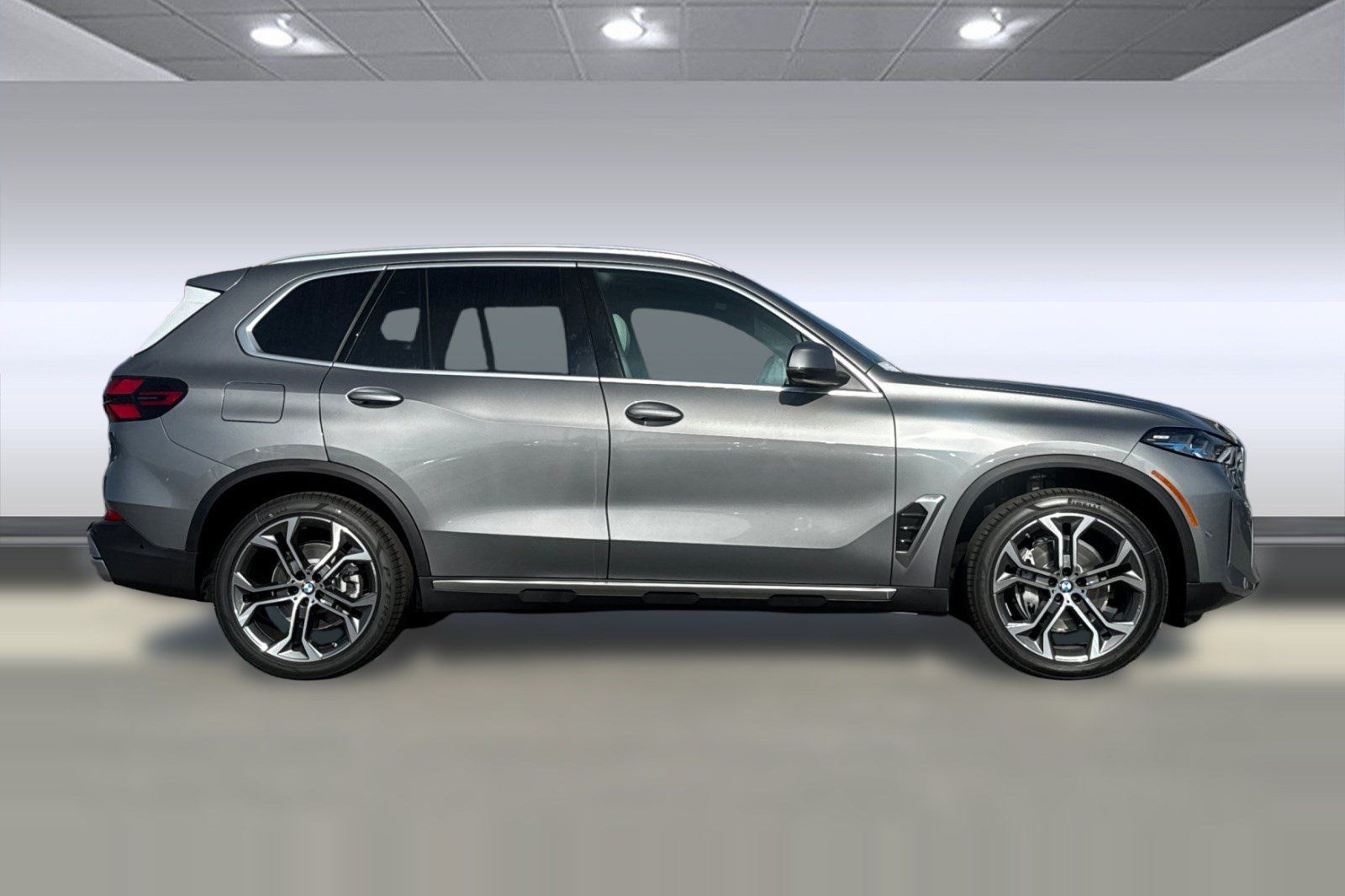 Used 2026 BMW X5 xDrive40i AWD/4WD image 8