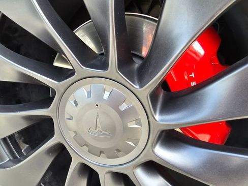 Used 2022 Tesla Model Y Performance AWD/4WD image 23