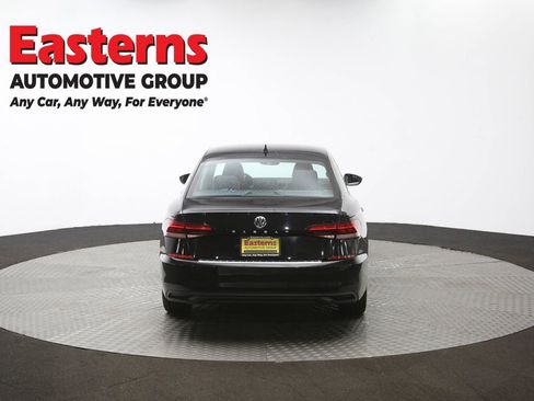 Used 2022 Volkswagen Passat 2.0T SE image 37