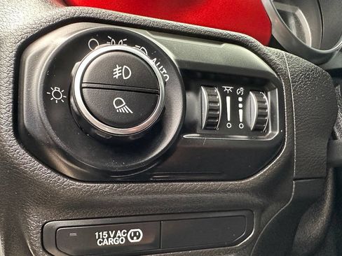 Used 2020 Jeep Gladiator Rubicon w/ Dual Top Group AWD/4WD image 15
