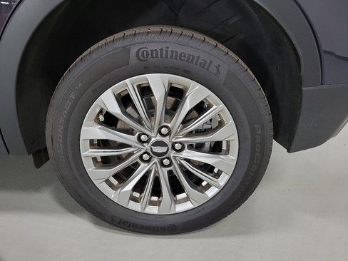 Used 2024 Cadillac XT4 Premium Luxury image 8