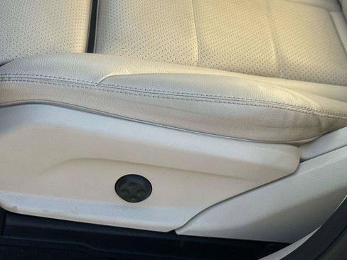 Used 2022 Mercedes-Benz GLC 300 4MATIC image 23