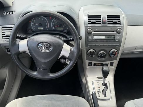 Used 2011 Toyota Corolla LE FWD image 8