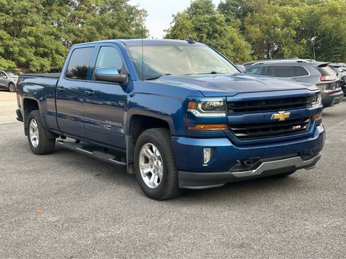 Used 2018 Chevrolet Silverado 1500 LT w/ All Star Edition AWD/4WD image 3