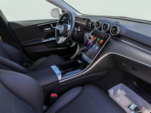 Used 2025 Mercedes-Benz C 300 Sedan image 31