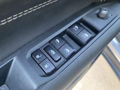 Used 2023 Jeep Compass Latitude w/ Sun and Sound Group AWD/4WD image 15