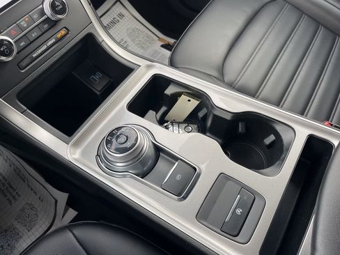 Used 2024 Ford Edge SEL w/ Convenience Package image 19