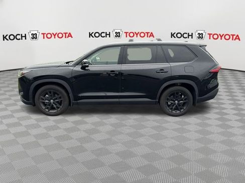 Used 2025 Toyota Grand Highlander AWD image 4